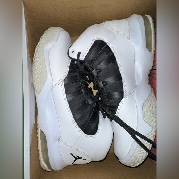 Jordan Max Aura White Black - Picture 1 of 6